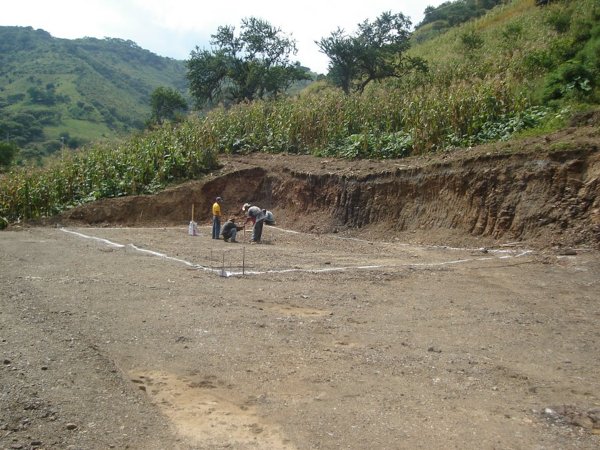 Foto: Trazo y Nivelación del Terreno de Ayrcon Construcción, Proyecto Y