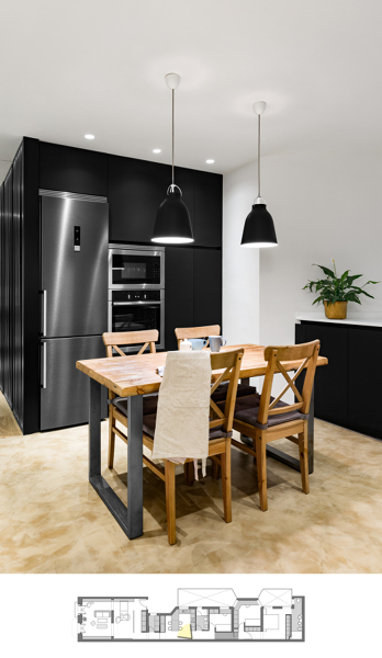 Foto: Cocina con Comedor y Mobiliario Negro #226999 - Habitissimo Foto: Cocina con Comedor y Mobiliario Negro #226999 - Habitissimo
