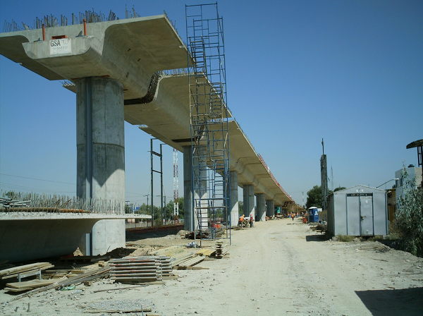 Foto: Vista de la Parte Norte del Puente en Proceso de Construcción de