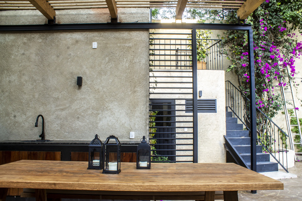 Foto: Vista desde el Patio Trasero de 305 Estudio De Arquitectura