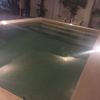 Alberca con iluminación.