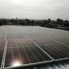 Anclaje de paneles solares sobre estructura.