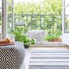 Balcón con plantas