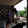 Colocación de ventana de herrería