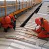 Corte en la techumbre para instalación de equipos