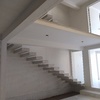 Escalera con escalones flotantes
