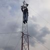 Instalacion de torre arriostrada