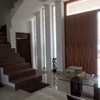 INTERIOR, ACCESO CASA ARBOLADA