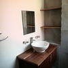 Lavabo moderno con mueble de madera hecho a la medida
