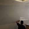Pintarrón en muro curvo