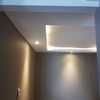 Plafón con iluminación indirecta