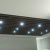 Plafón con tiras de madera