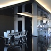 Plafond de vidrio negro con retroiluminación