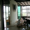 Trabajando en bar de departamento