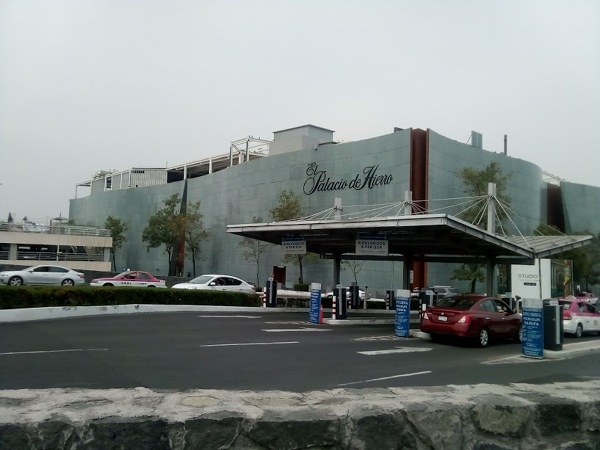 ¿De qué material es la fachada de este edificio?